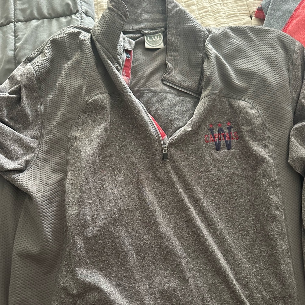 Washington Capitals winter classic pullover. Size medium.
